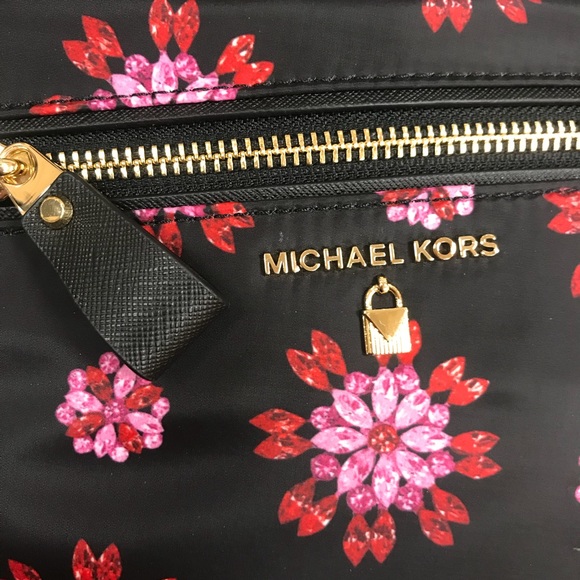Brand new Michael kors flower crossbody - Picture 2 of 6